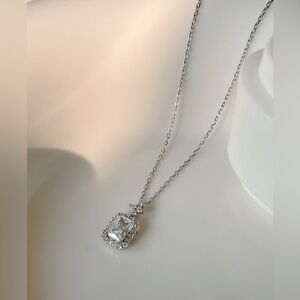 Elegant Silver Pendant Necklace